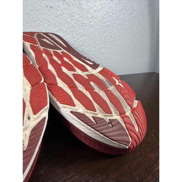 Athletic_Shoes